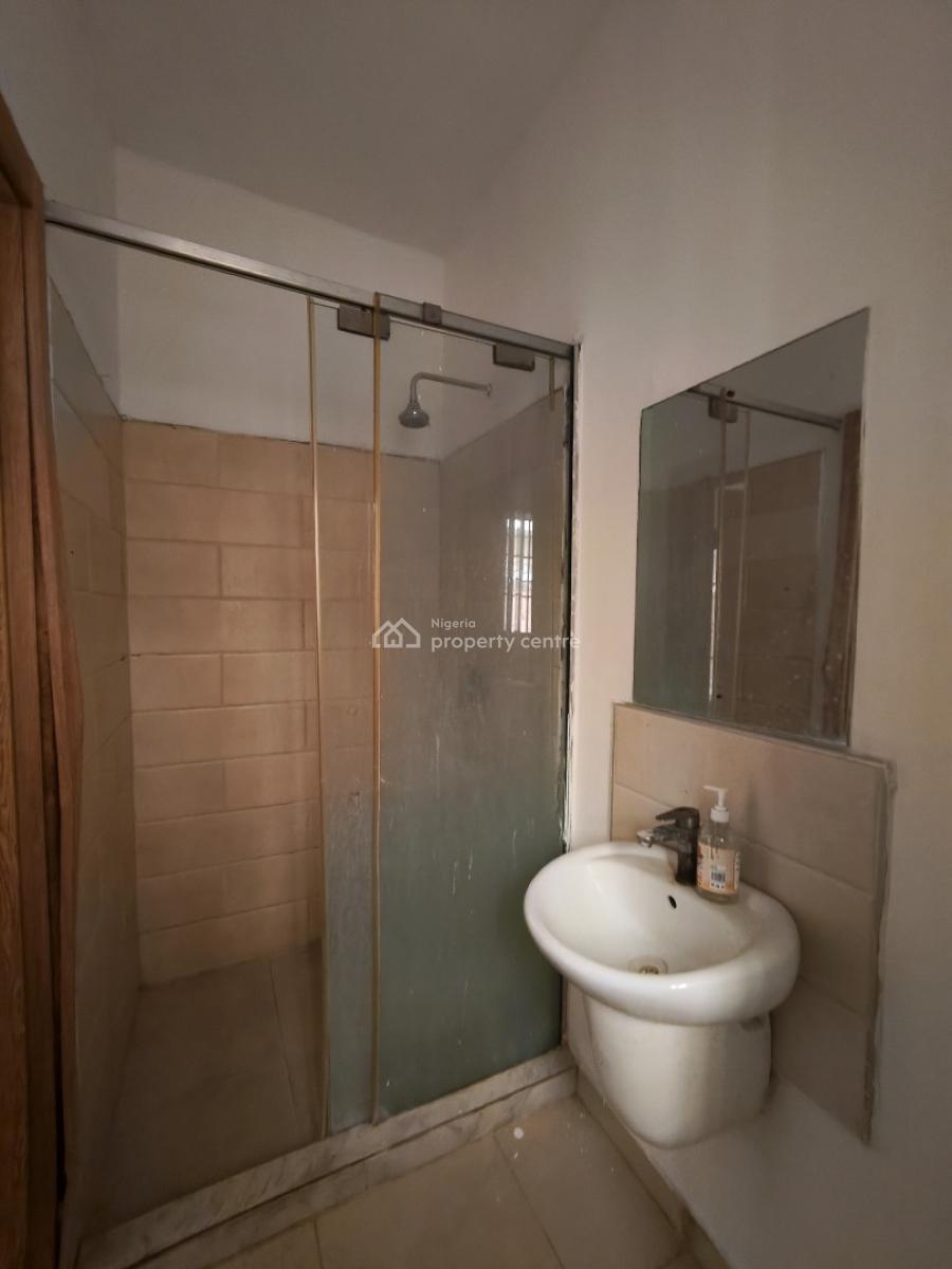 Well Maintained 2 Bedroom Apartment, Idado, Agungi, Lekki, Lagos, Flat / Apartment for Rent