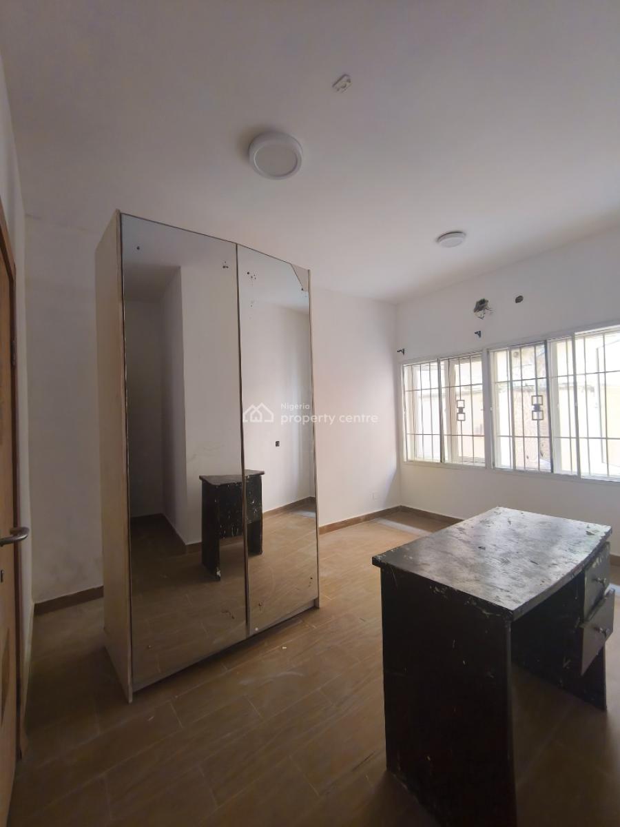 Well Maintained 2 Bedroom Apartment, Idado, Agungi, Lekki, Lagos, Flat / Apartment for Rent
