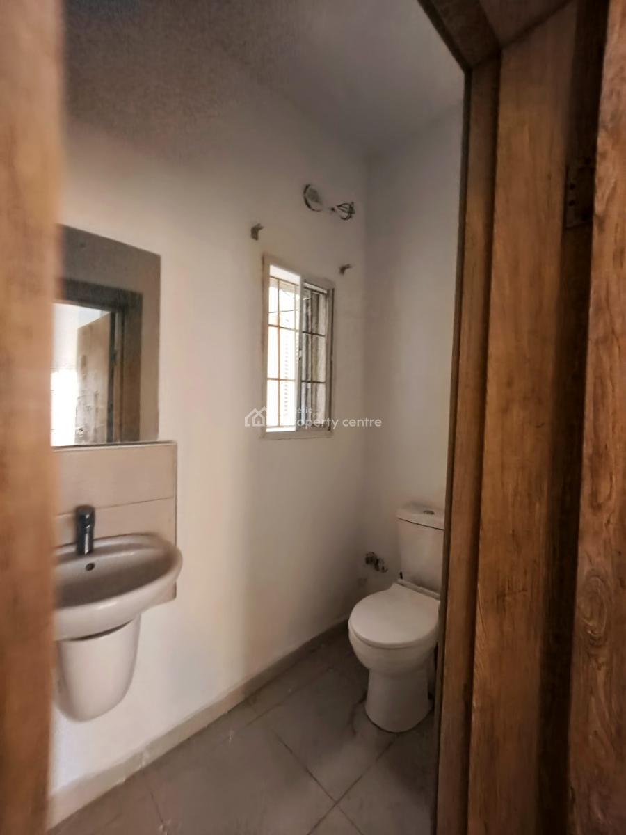 Well Maintained 2 Bedroom Apartment, Idado, Agungi, Lekki, Lagos, Flat / Apartment for Rent