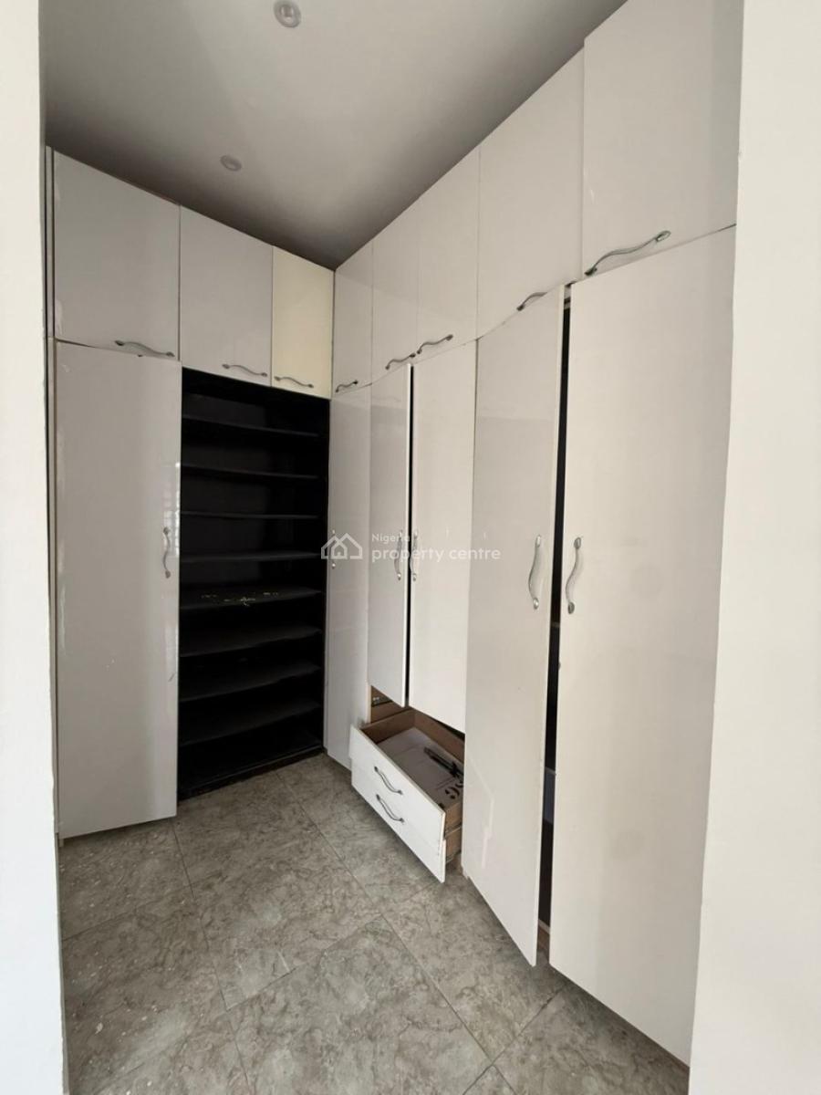 Clean & Cozy Masterbedroom, Royal Pine, Orchid, Lekki Phase 2, Lekki, Lagos, Self Contain (single Rooms) for Rent