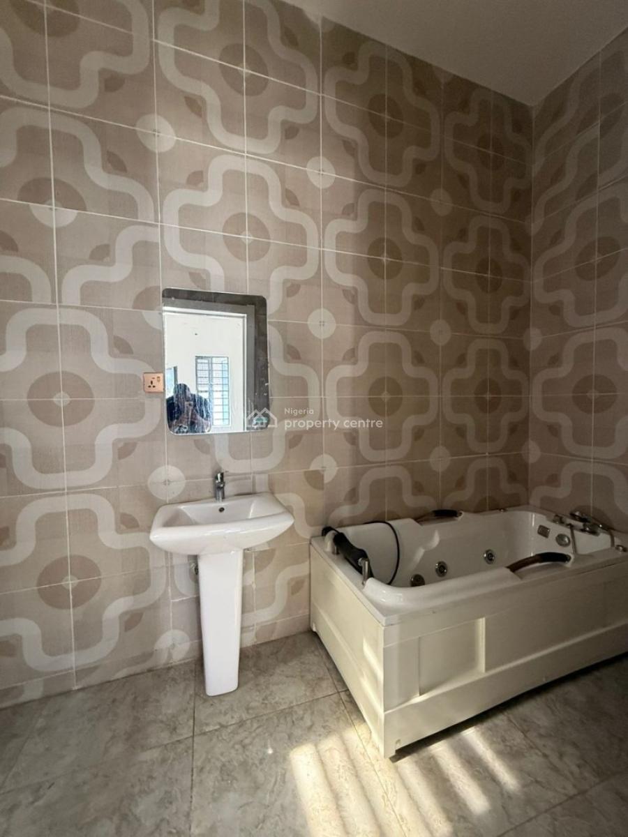 Clean & Cozy Masterbedroom, Royal Pine, Orchid, Lekki Phase 2, Lekki, Lagos, Self Contain (single Rooms) for Rent