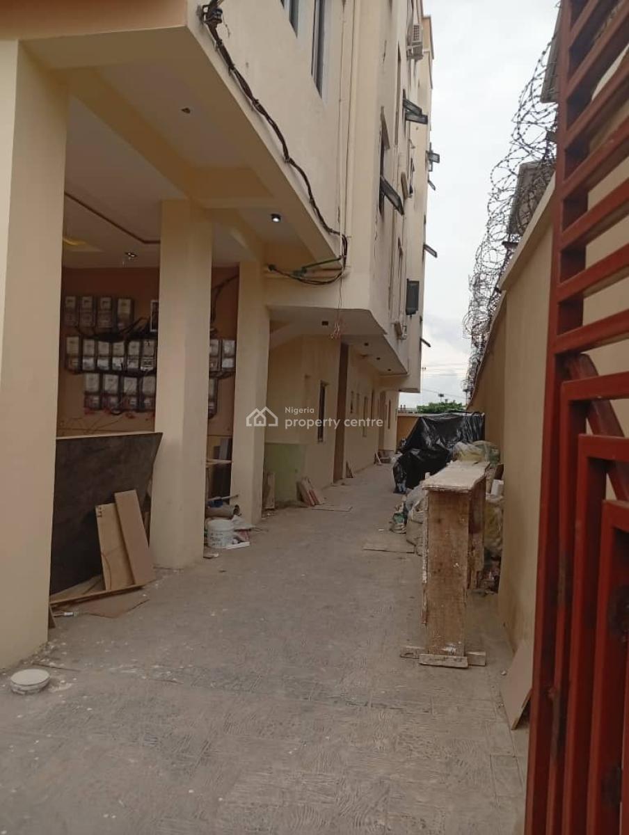 Two Bedroom Flat, Alagomeji, Yaba, Lagos, Flat / Apartment for Rent
