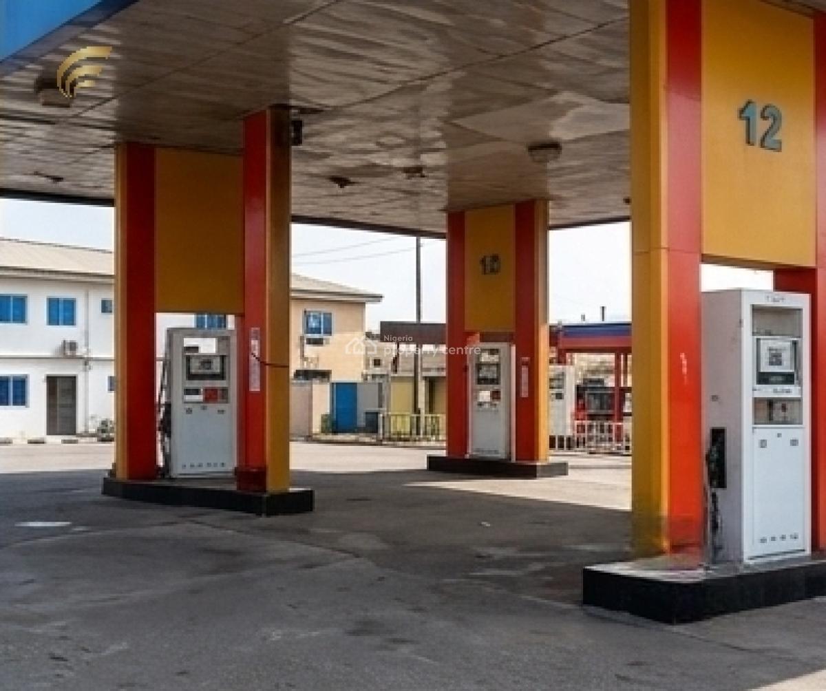 Prime Licensed Filling Station, Lagos-abeokuta Expressway, Dopemu, Agege, Lagos, Filling Station for Sale