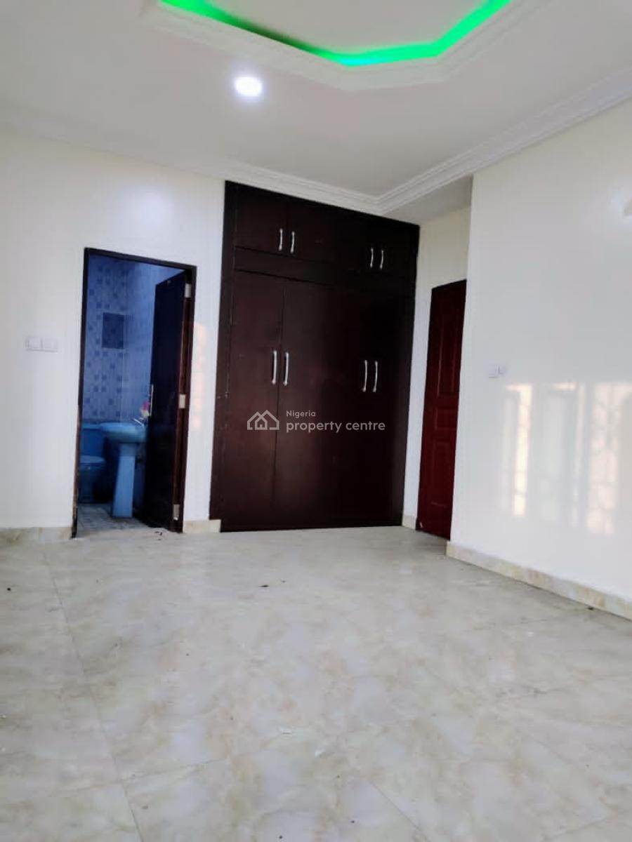 Standard Three (3) Bedroom Flat, Akwa Ima State, Oluyole, Oyo, House for Rent