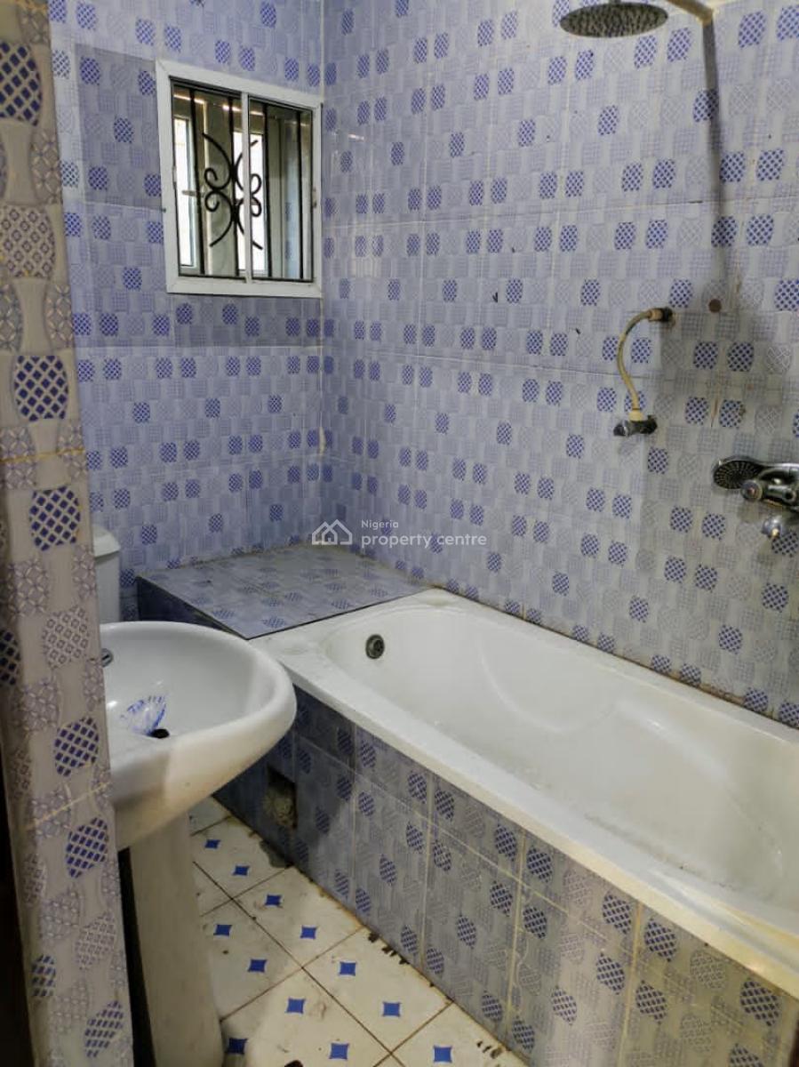 Standard Three (3) Bedroom Flat, Akwa Ima State, Oluyole, Oyo, House for Rent