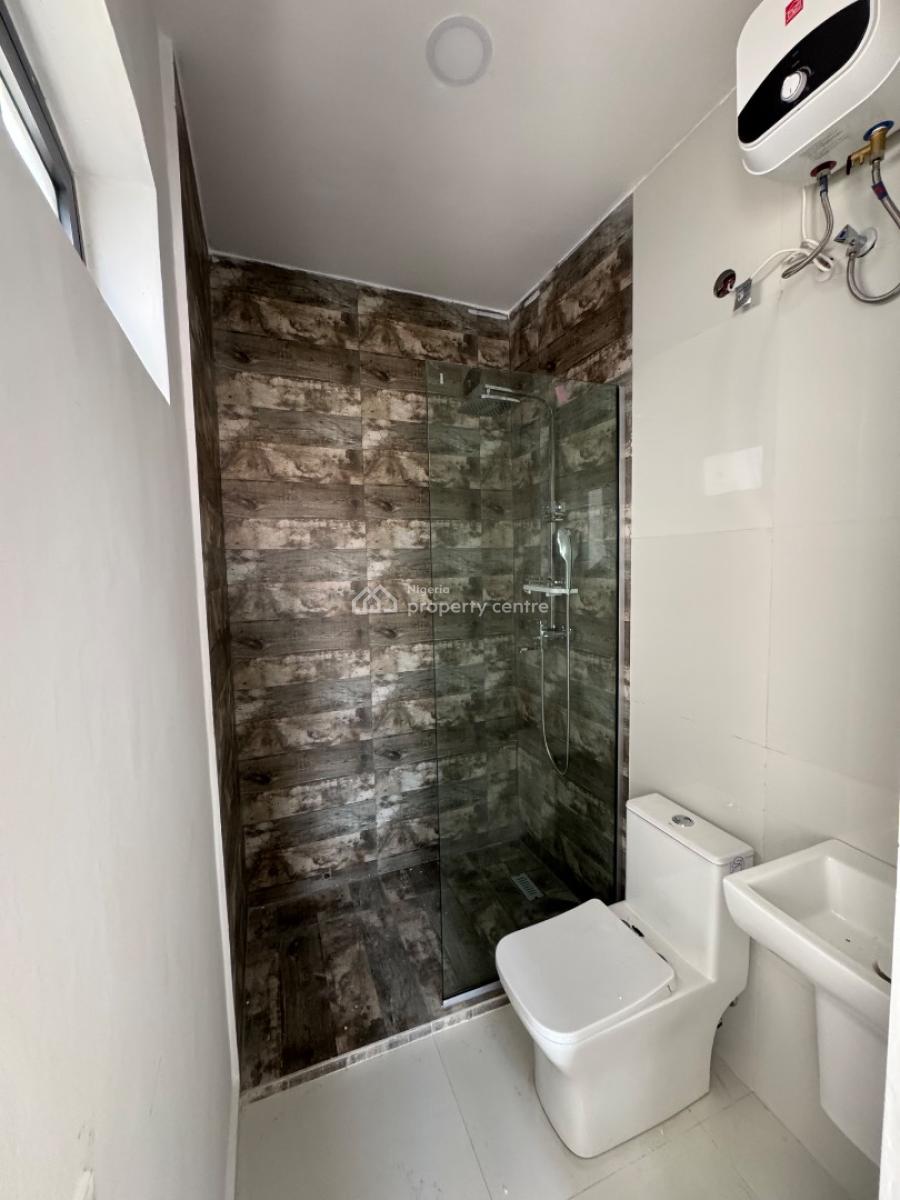 an Exclusive Deluxe 2 Bedroom Flat with Bq, Lekki Phase 1, Lekki, Lagos, Flat / Apartment for Rent