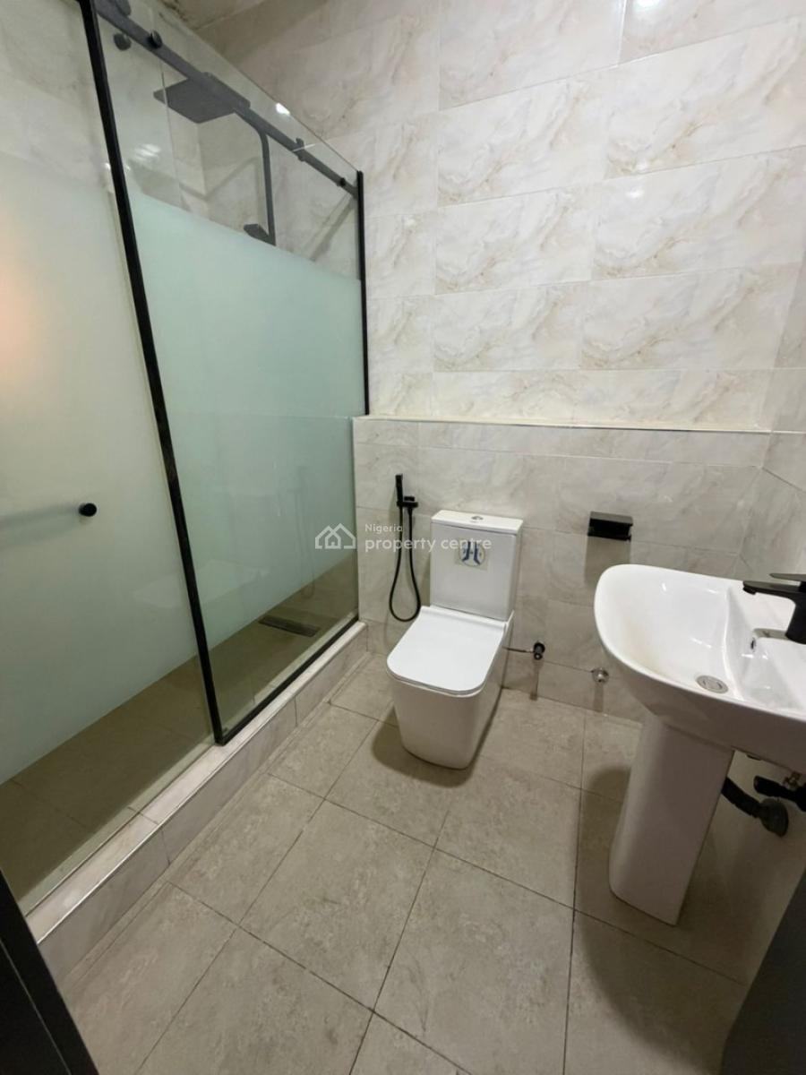 4 Beds Apartments Middle Floor Tarred Roads, By Julius Berger, Life Camp, Abuja, Flat / Apartment for Sale