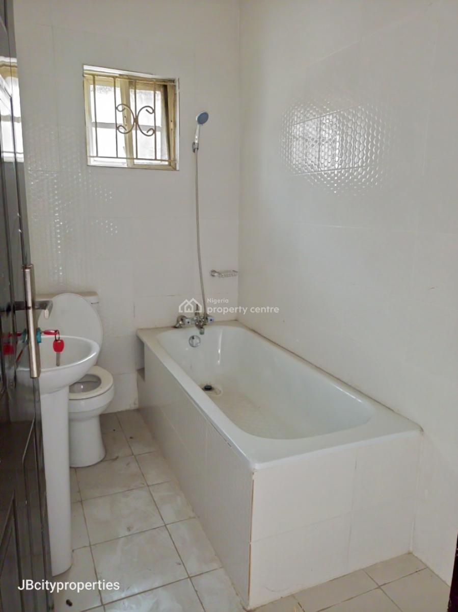Luxury Spacious 3 Bedroom Apartment, Ogombo, Ogombo, Ajah, Lagos, Flat / Apartment for Rent