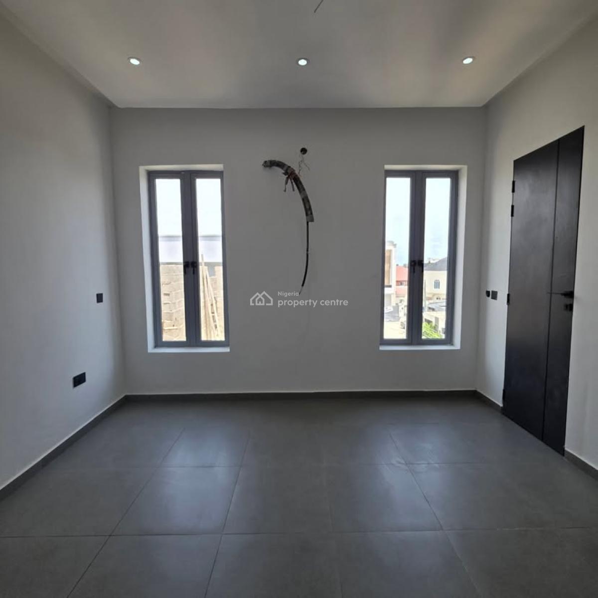 4 Bedroom Terrace Duplex with Bq Self Compound, Lekki Phase1 Free From Flood Area, Lekki Phase 1, Lekki, Lagos, Terraced Duplex for Sale