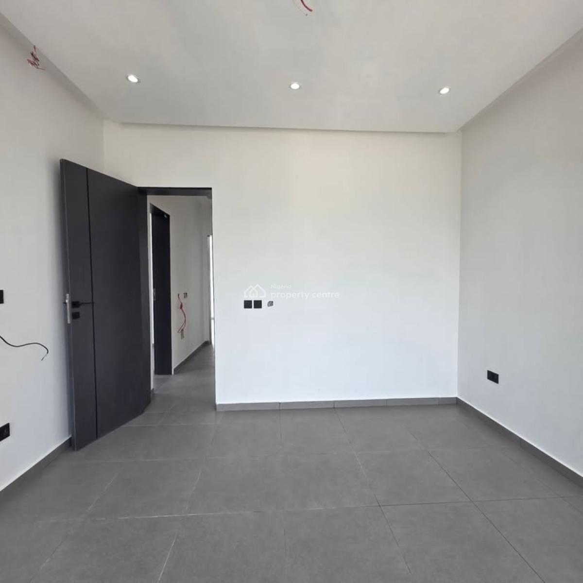 4 Bedroom Terrace Duplex with Bq Self Compound, Lekki Phase1 Free From Flood Area, Lekki Phase 1, Lekki, Lagos, Terraced Duplex for Sale