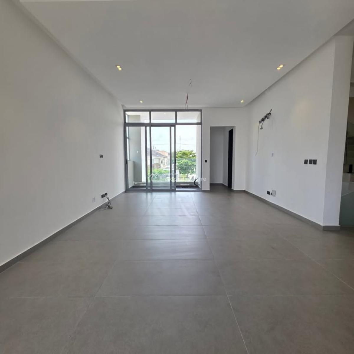 4 Bedroom Terrace Duplex with Bq Self Compound, Lekki Phase1 Free From Flood Area, Lekki Phase 1, Lekki, Lagos, Terraced Duplex for Sale