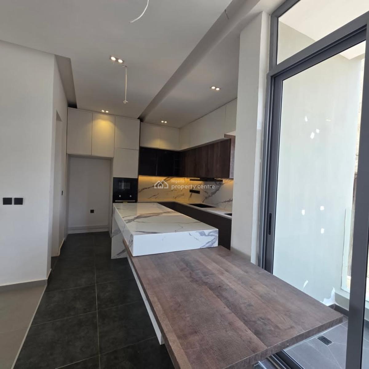 4 Bedroom Terrace Duplex with Bq Self Compound, Lekki Phase1 Free From Flood Area, Lekki Phase 1, Lekki, Lagos, Terraced Duplex for Sale