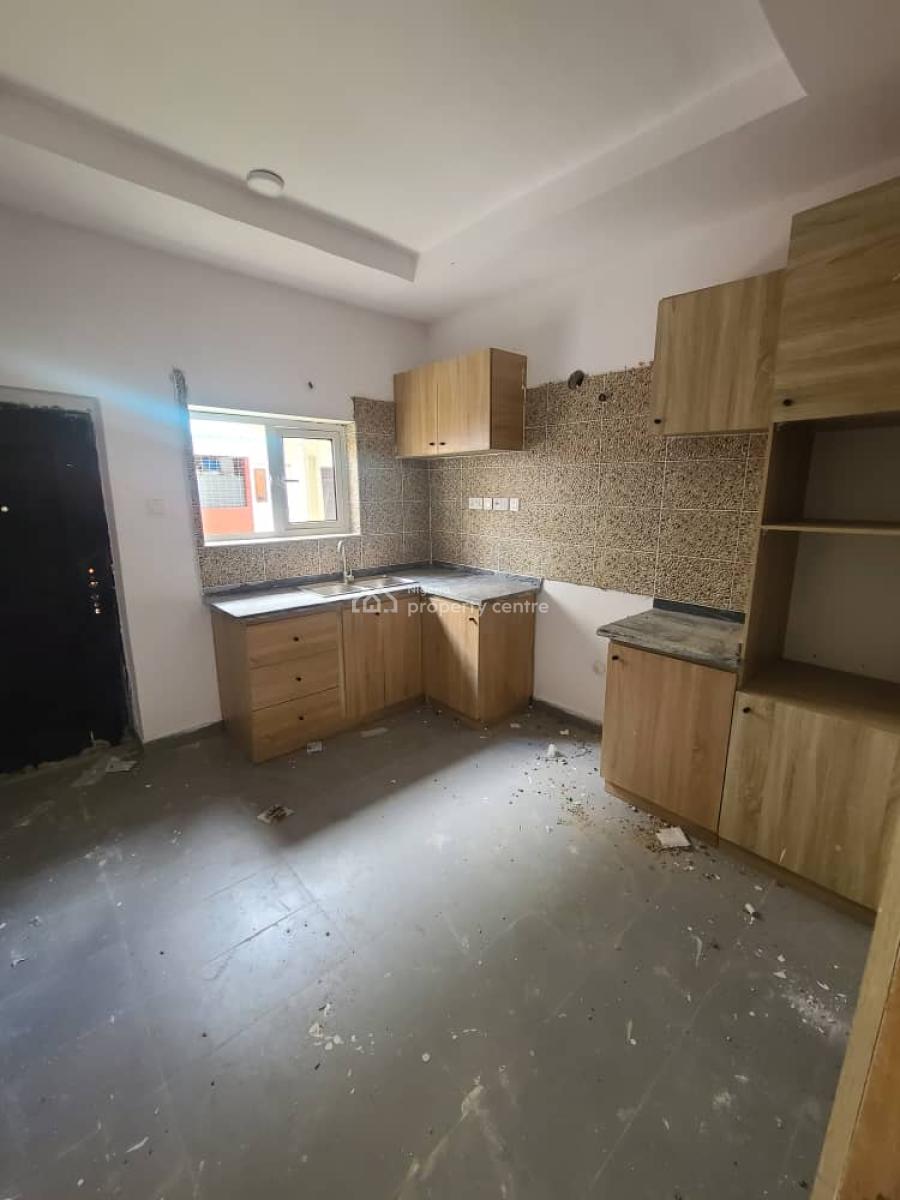 Generously Sized 4 Bedrooms Semi-duplex, All En-suite, Abraham Adesanya Estate Road Lekki Scheme 2, Ajah, Lagos, Semi-detached Duplex for Sale