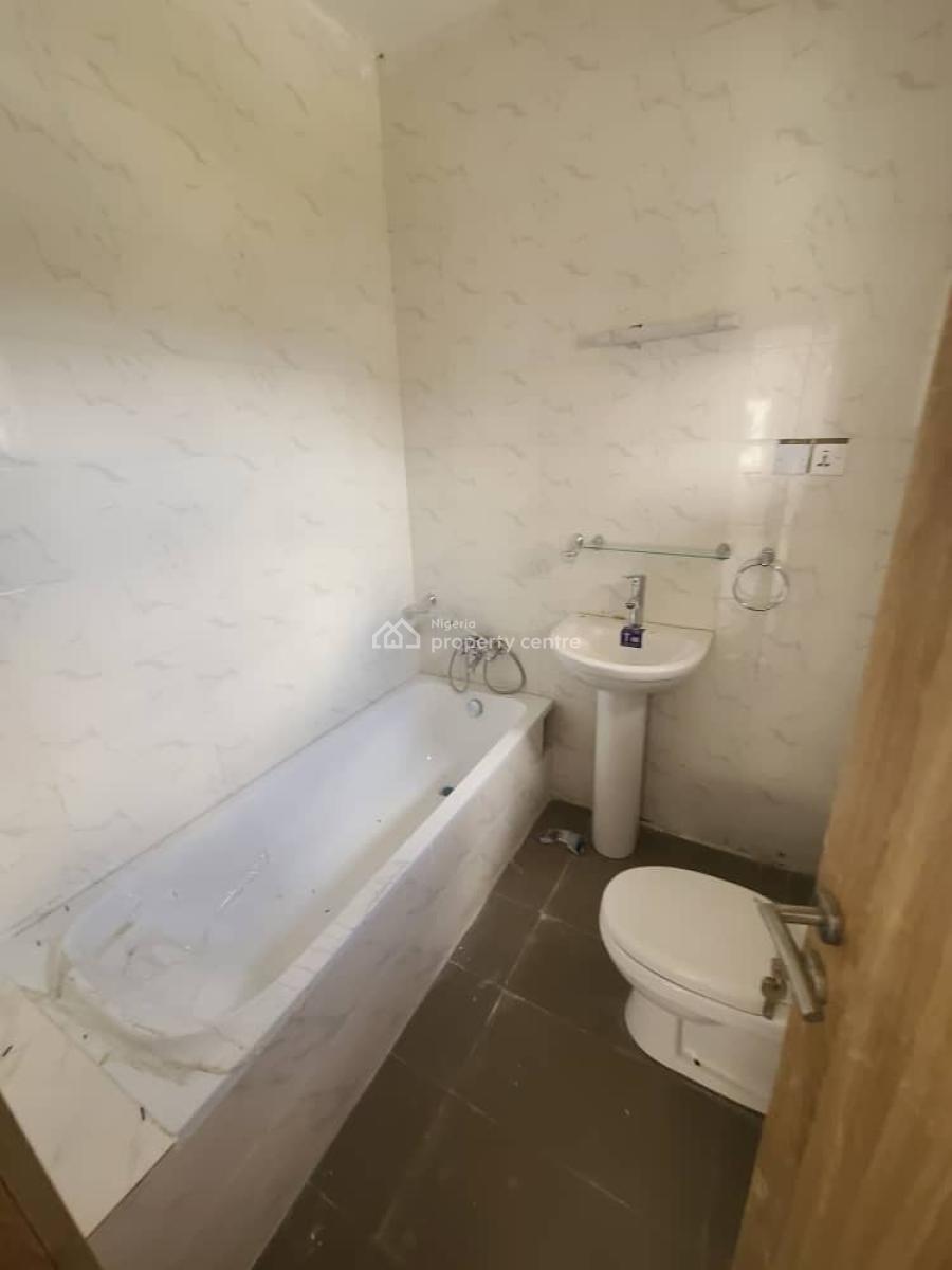 Generously Sized 4 Bedrooms Semi-duplex, All En-suite, Abraham Adesanya Estate Road Lekki Scheme 2, Ajah, Lagos, Semi-detached Duplex for Sale