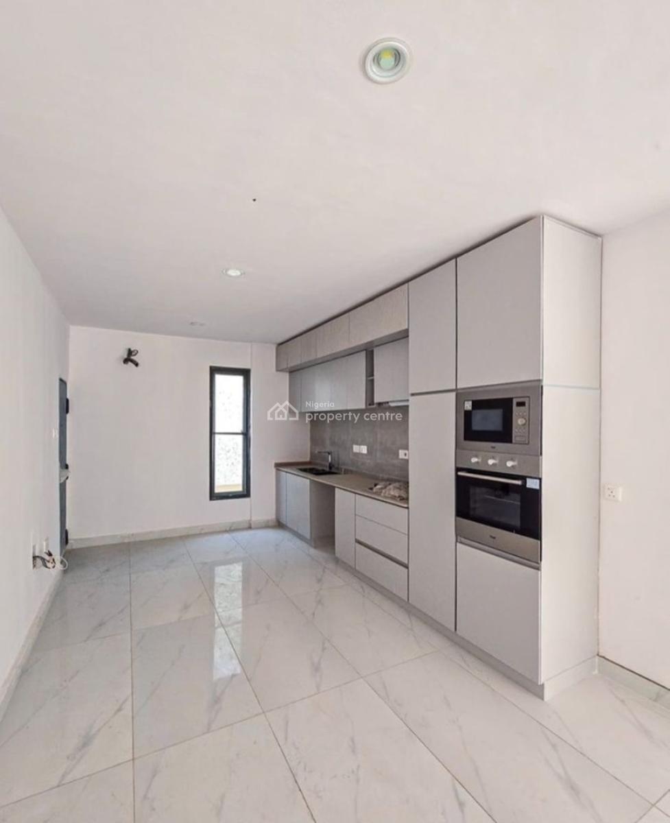 Spacious  2 Bedroom Apartment with Pool, Gym, Lekki Phase 1, Lekki, Lagos, Flat / Apartment for Sale