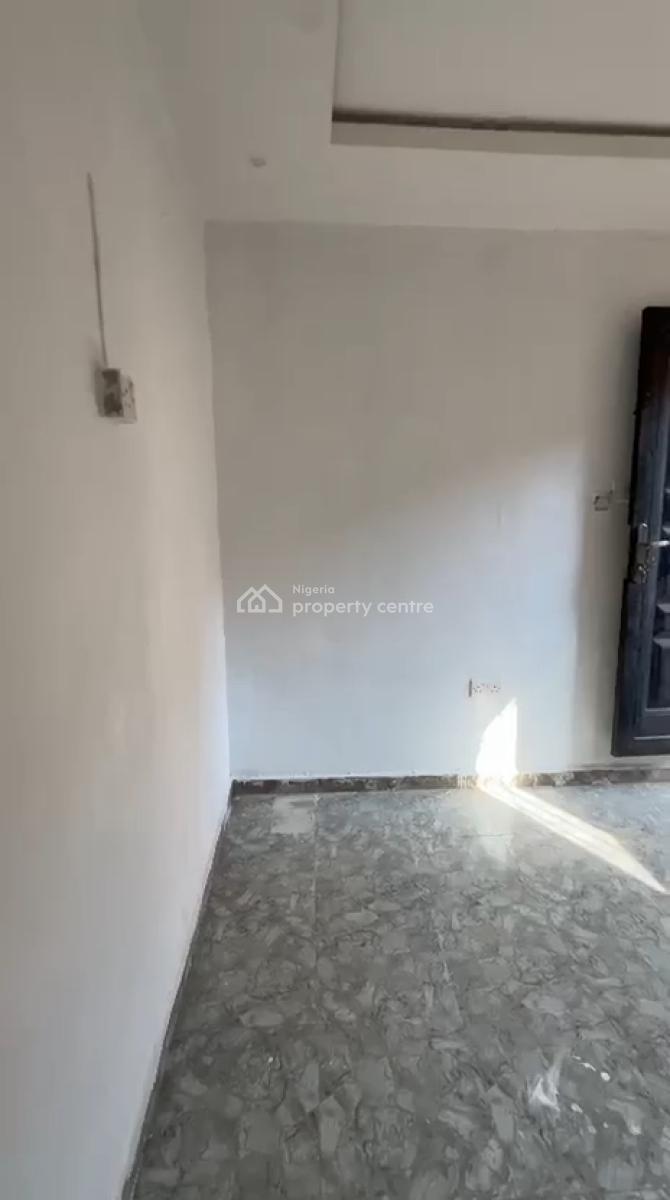 Standard Self Contained, Ilaje, Bariga, Bariga, Shomolu, Lagos, Self Contain (single Rooms) for Rent