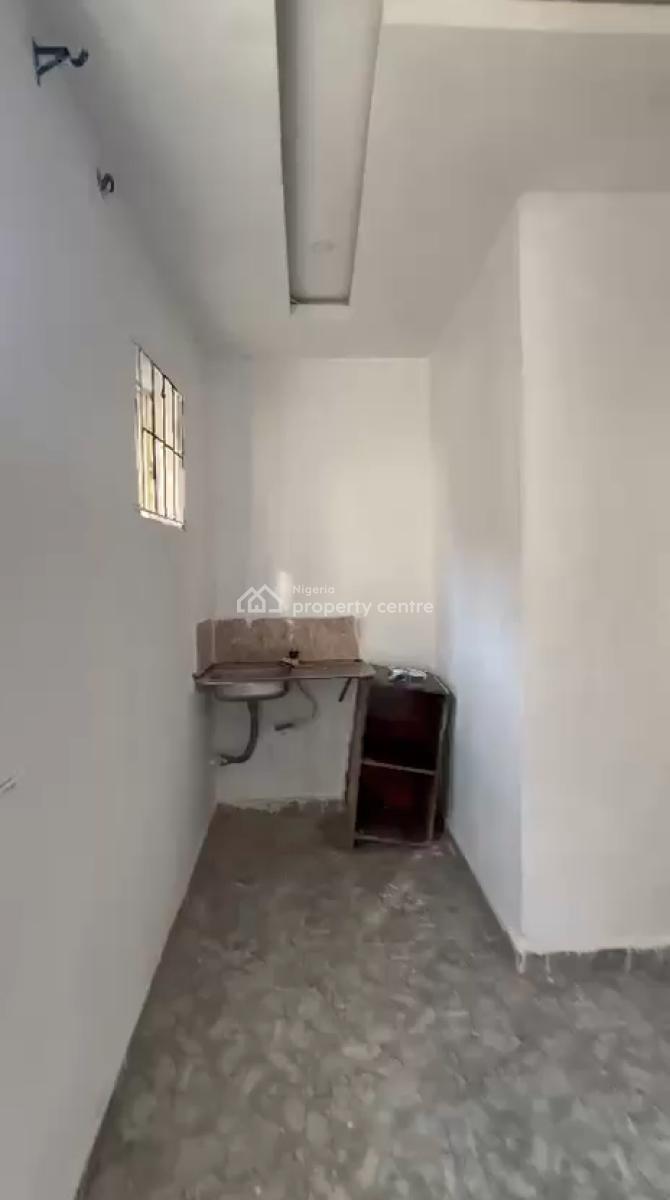 Standard Self Contained, Ilaje, Bariga, Bariga, Shomolu, Lagos, Self Contain (single Rooms) for Rent