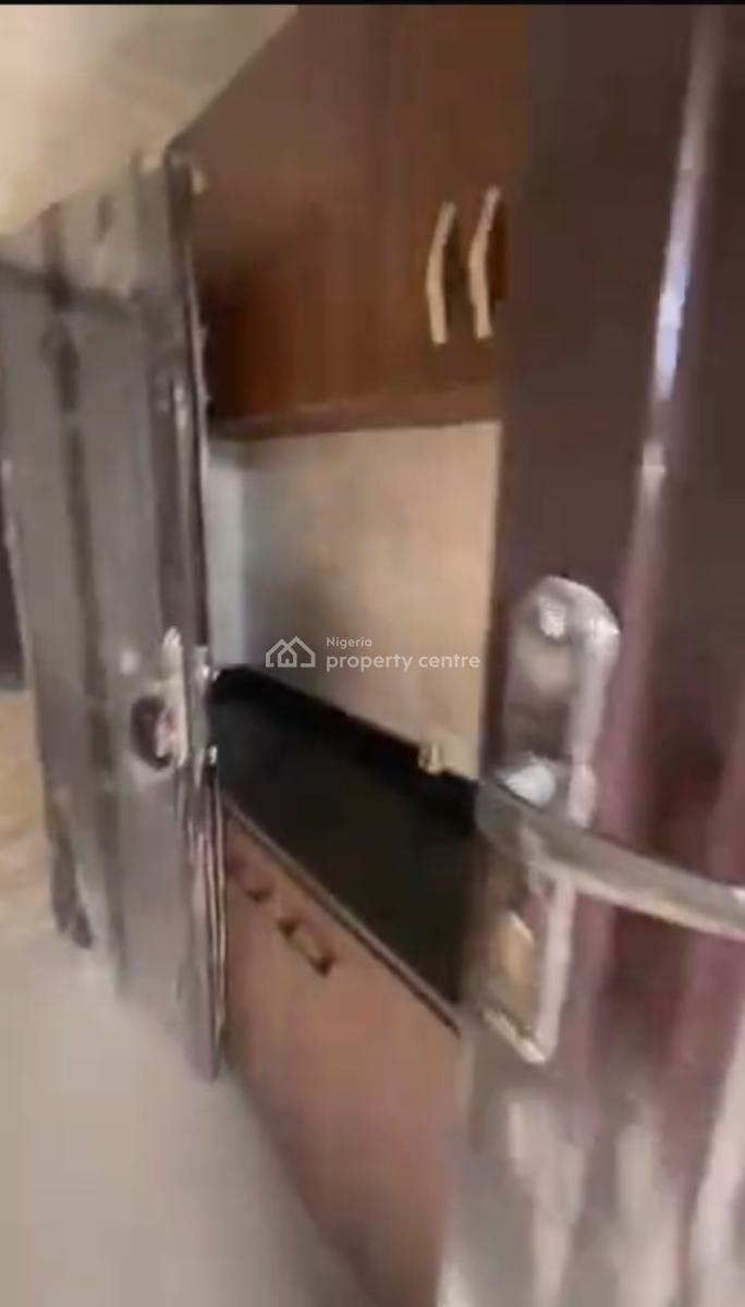 Executive Very Decent 3 Bedroom Flat, Maryland, Lagos, Flat / Apartment for Rent