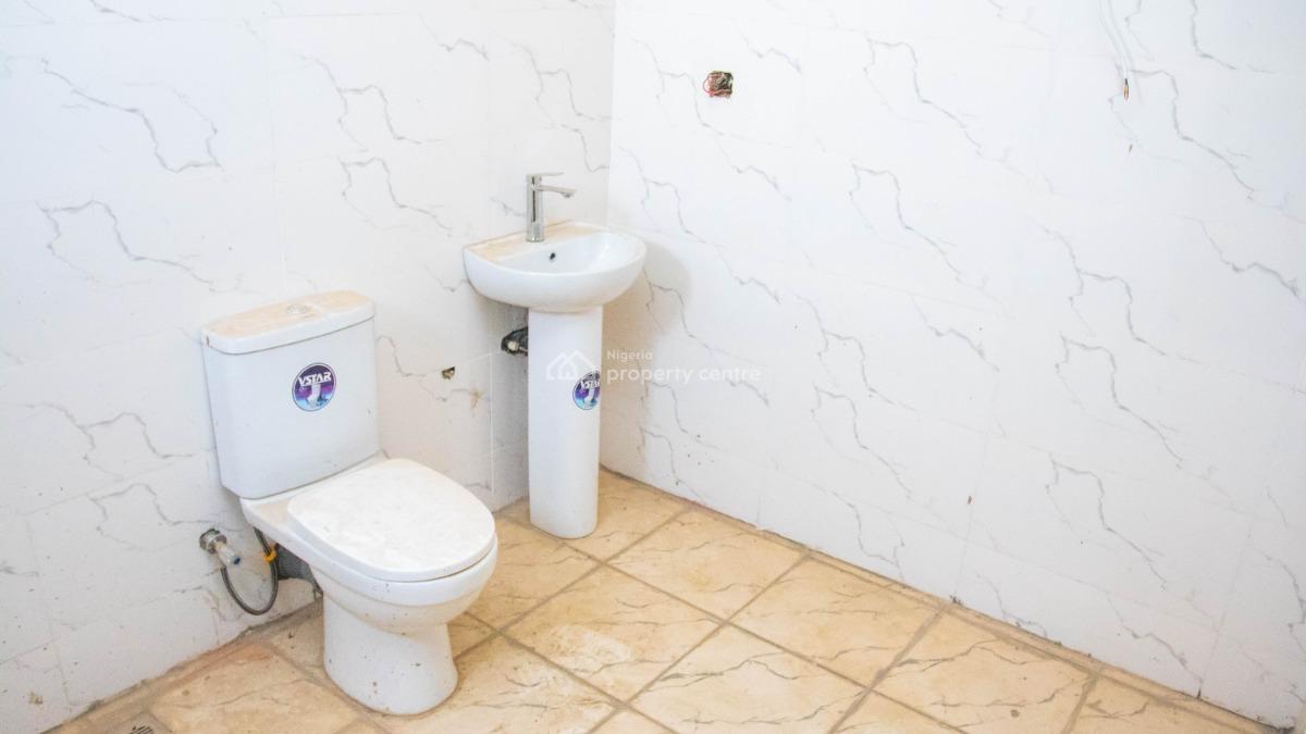 4 Bedrooms, By Wuye Entrance, Dakibiyu, Abuja, Semi-detached Duplex for Rent