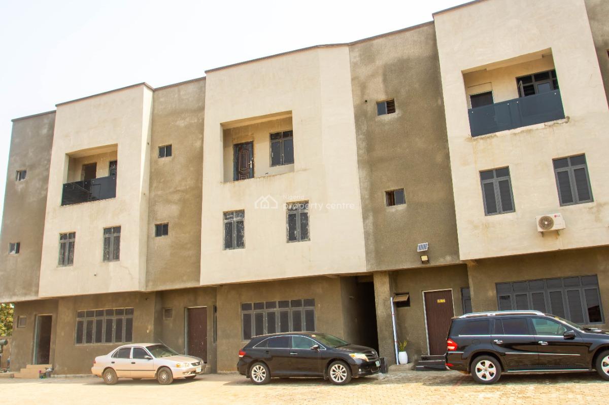 4 Bedrooms, By Wuye Entrance, Dakibiyu, Abuja, Semi-detached Duplex for Rent