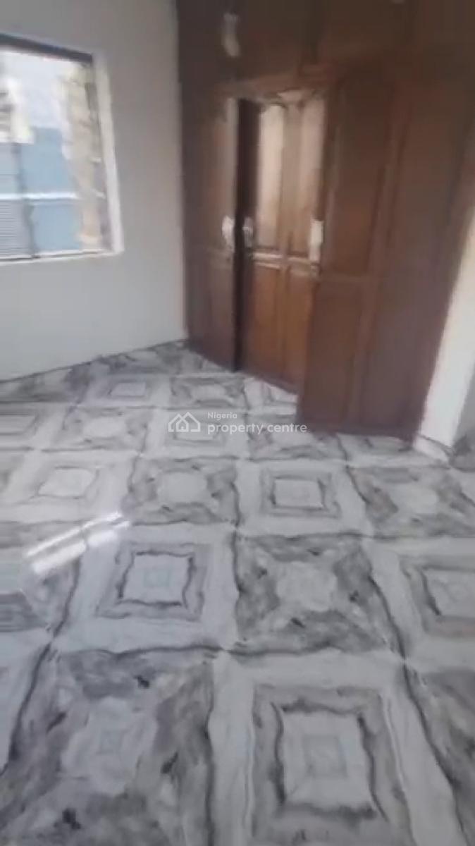 Spacious 3bedroom Flat, Off Pedro Road, Shomolu, Lagos, Flat / Apartment for Rent