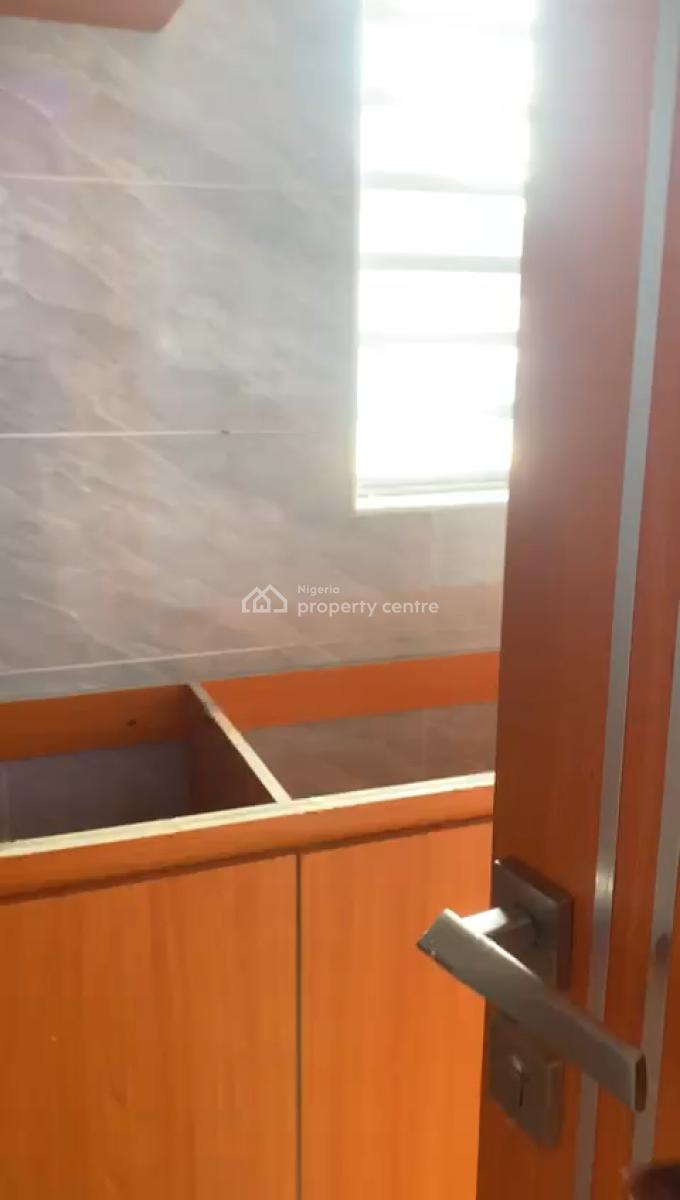 Executive Mini Flat, Shomolu, Lagos, Mini Flat (room and Parlour) for Rent