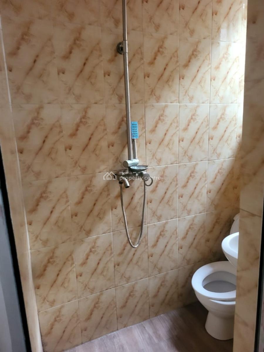Spacious  Mini Flat, Magodo, Lagos, Mini Flat (room and Parlour) for Rent