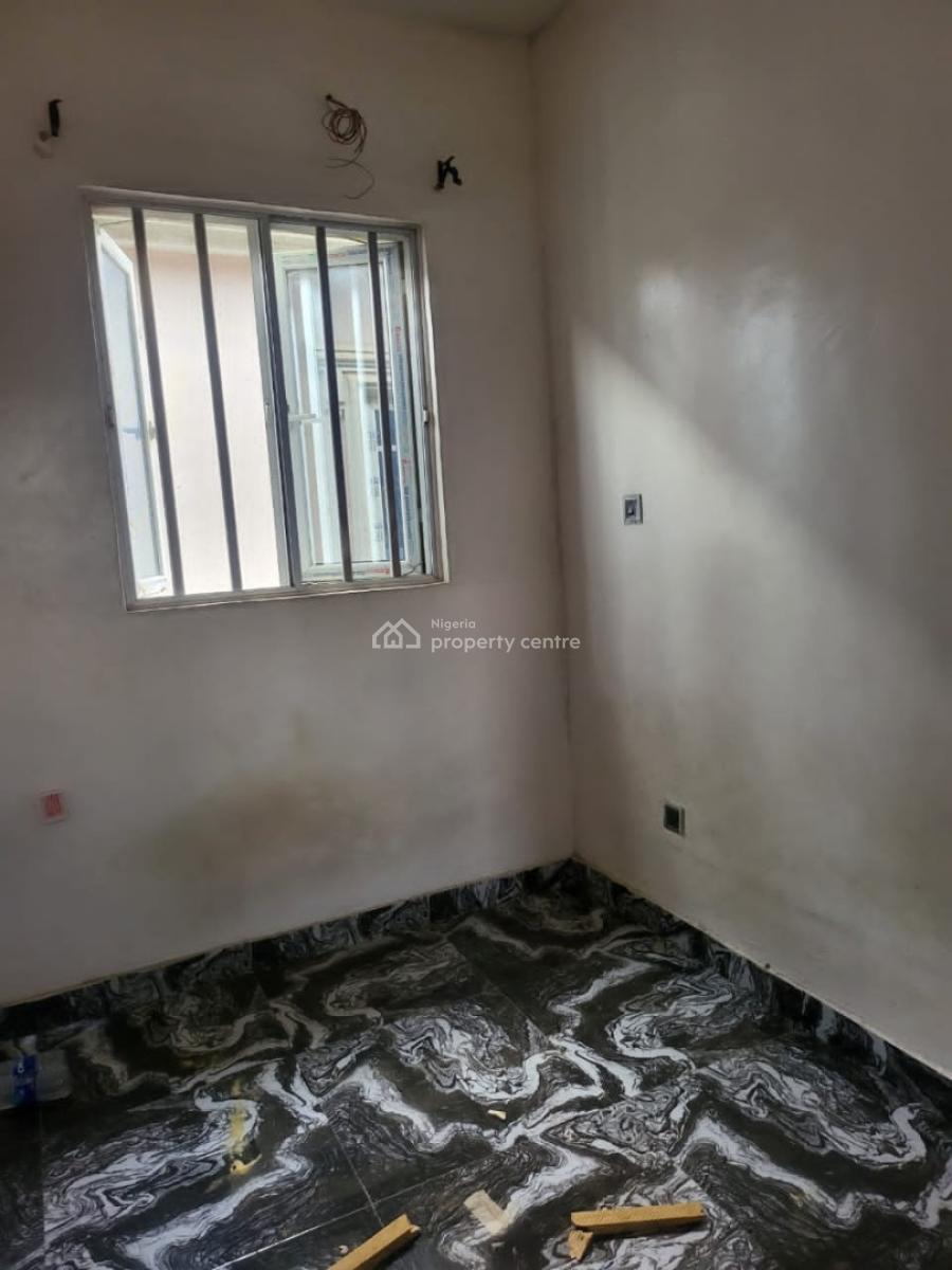Spacious  Mini Flat, Magodo, Lagos, Mini Flat (room and Parlour) for Rent