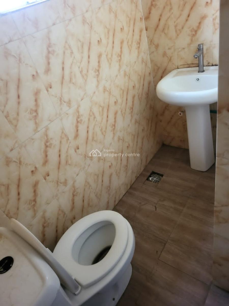 Spacious  Mini Flat, Magodo, Lagos, Mini Flat (room and Parlour) for Rent