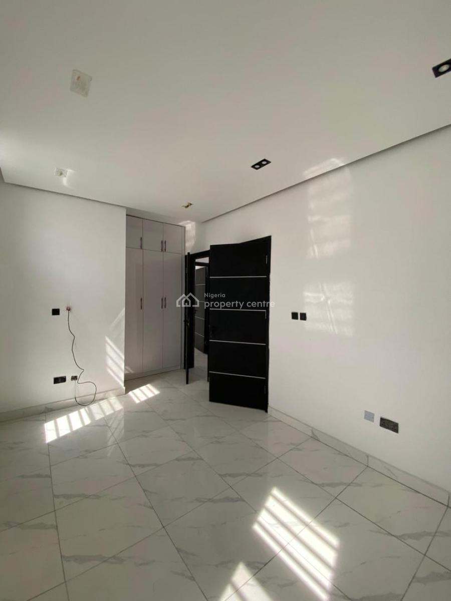 Fully Serviced 2 Bedroom Apartment in a Secured Location, Ologolo, Lekki, Lagos, Flat / Apartment for Sale