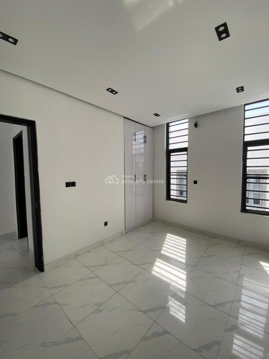 Fully Serviced 2 Bedroom Apartment in a Secured Location, Ologolo, Lekki, Lagos, Flat / Apartment for Sale