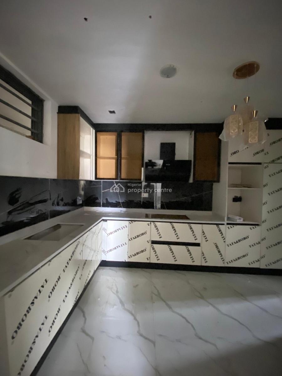 Mordern 2 Bedroom Apartment, Lekki Phase 1, Lekki, Lagos, Flat / Apartment for Sale