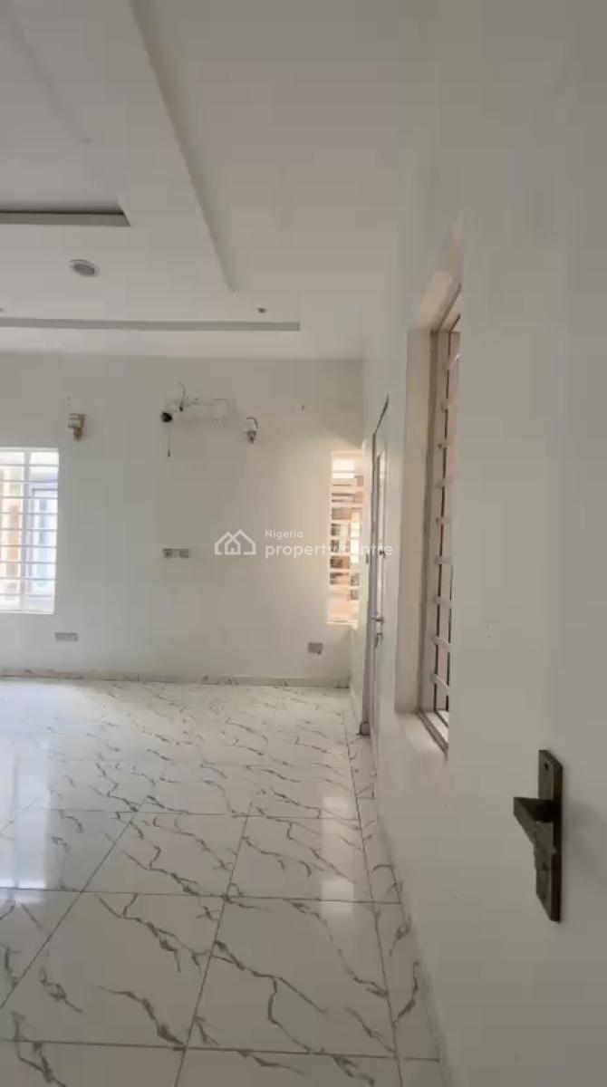 Spacious Masters Bedroom, Orchid Road ,royal Pine, Lekki, Lagos, Flat / Apartment for Rent