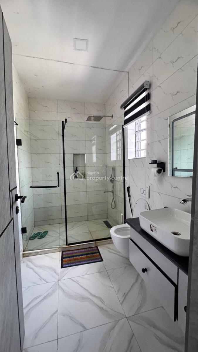 2 Bedroom Partially Furnished Apartmen, Lekki Phase 1, Lekki, Lagos, Flat / Apartment for Rent