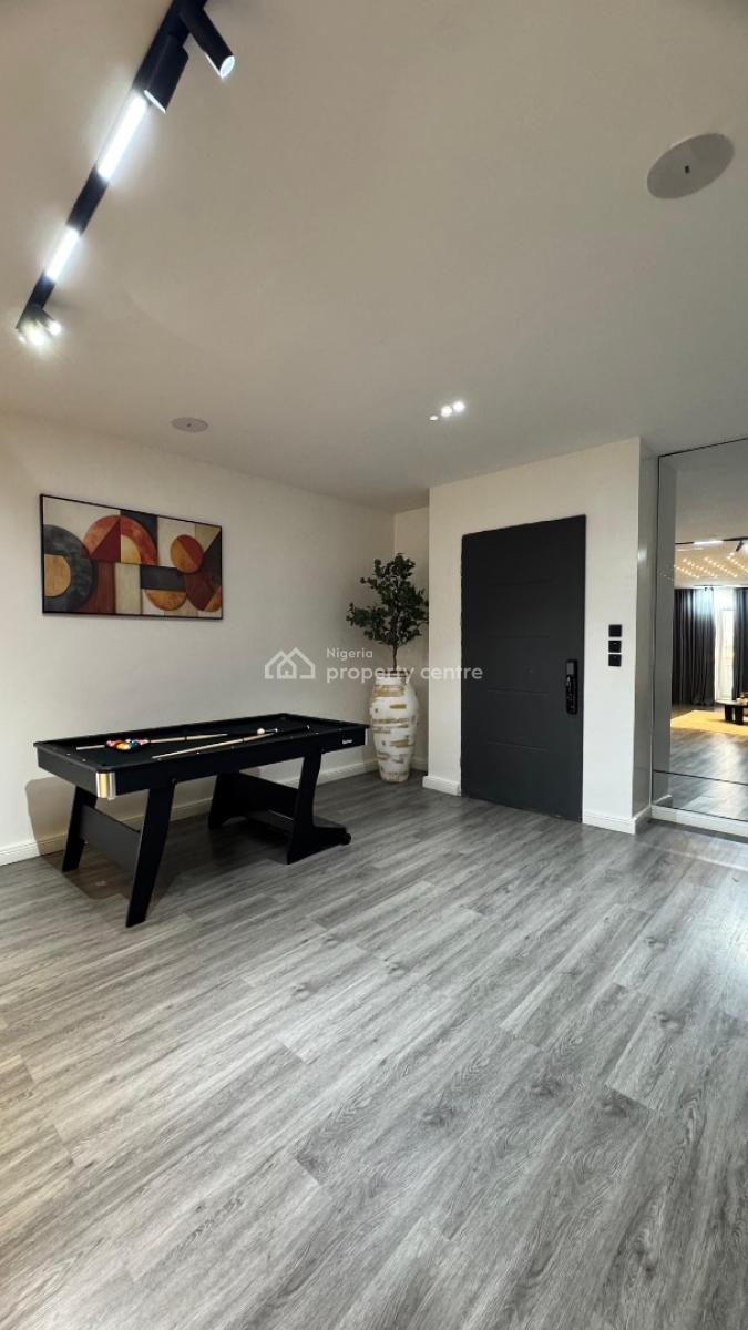 2 Bedroom Partially Furnished Apartmen, Lekki Phase 1, Lekki, Lagos, Flat / Apartment for Rent