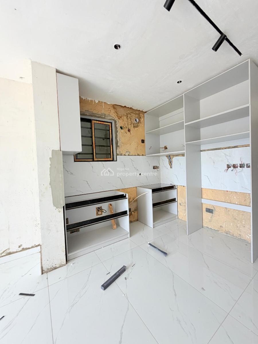 a Fancy 1 Bedroom Apartment, Lekki Phase 1, Lekki, Lagos, Flat / Apartment for Sale