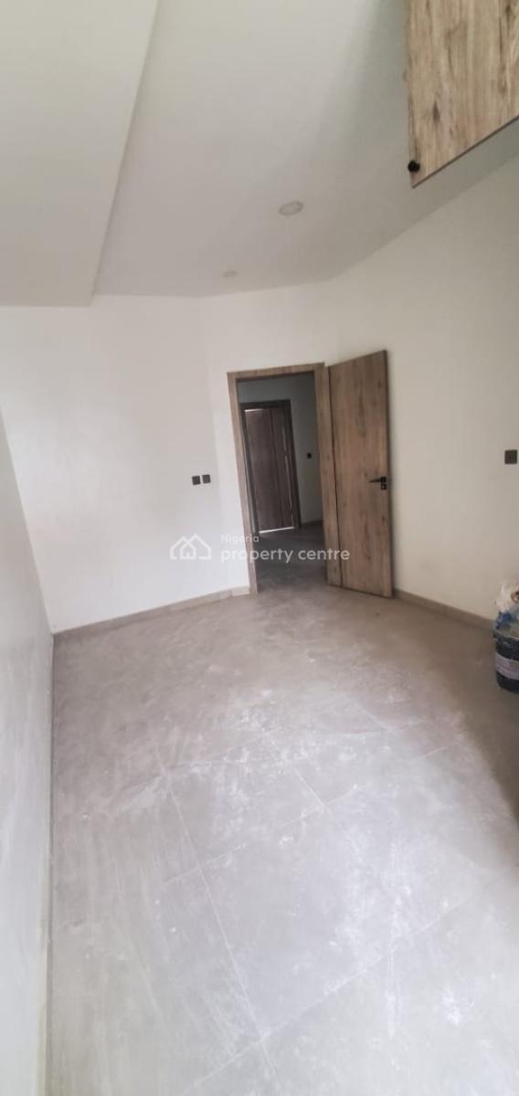Semi Masters Bedroom Upstairs with Swimming Pool, Orchid Road, Dpk Estate, Lekki, Lagos, Flat / Apartment for Rent