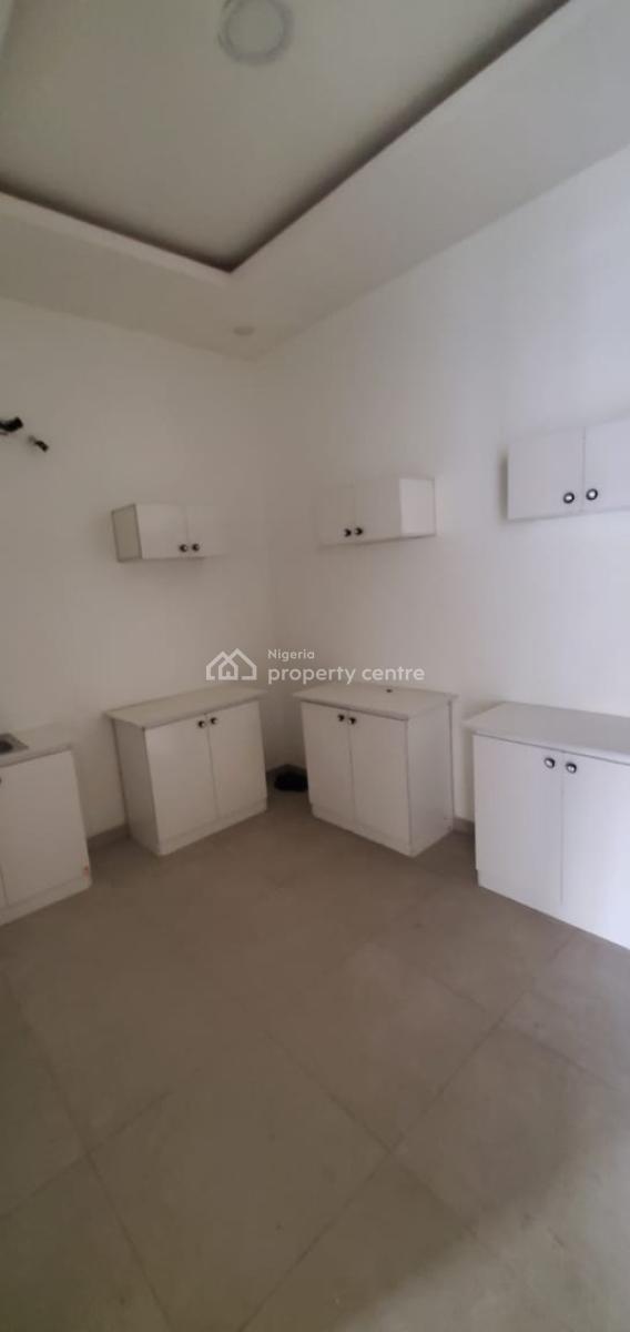 Semi Masters Bedroom Upstairs with Swimming Pool, Orchid Road, Dpk Estate, Lekki, Lagos, Flat / Apartment for Rent