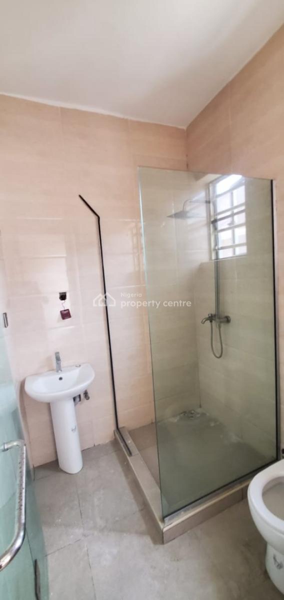 Semi Masters Bedroom Upstairs with Swimming Pool, Orchid Road, Dpk Estate, Lekki, Lagos, Flat / Apartment for Rent