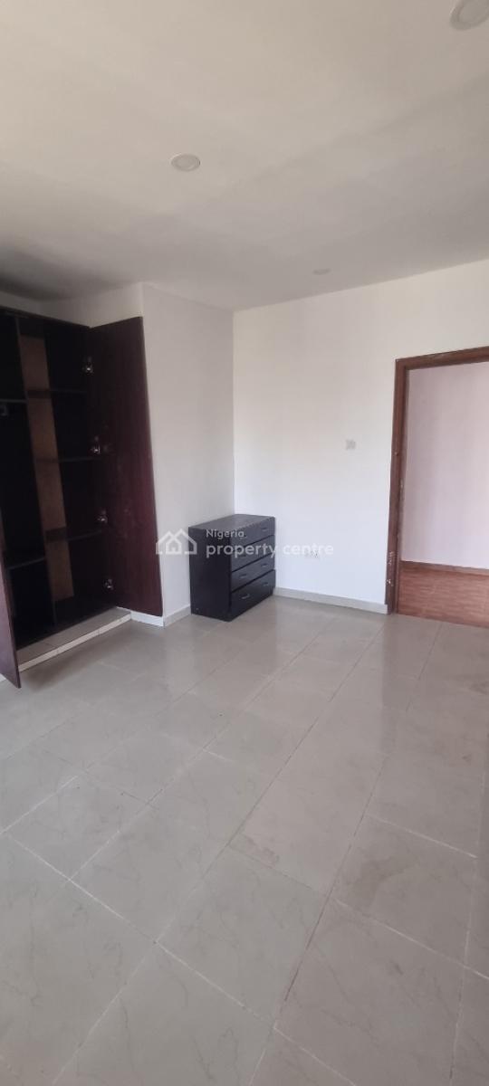 Sharp and Spacious Mini Flat / Apartment, Upstair, Okun-ajah, Eti-osa, Ajah, Lagos, Mini Flat (room and Parlour) for Rent