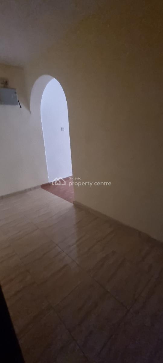 Sharp and Spacious Mini Flat / Apartment, Upstair, Okun-ajah, Eti-osa, Ajah, Lagos, Mini Flat (room and Parlour) for Rent