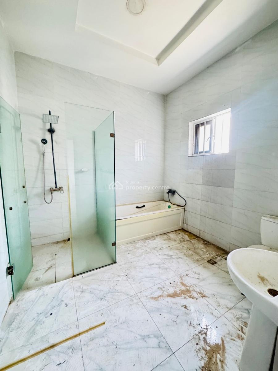 Spacious Masters Bedroom, Orchid Road, Lekki, Lagos, Self Contain (single Rooms) for Rent