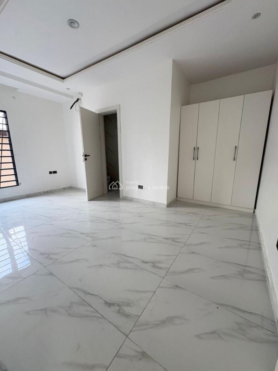 Luxury 2 Bedroom Apartment in a Good Environment, Victoria Island (vi), Lagos, Block of Flats for Sale