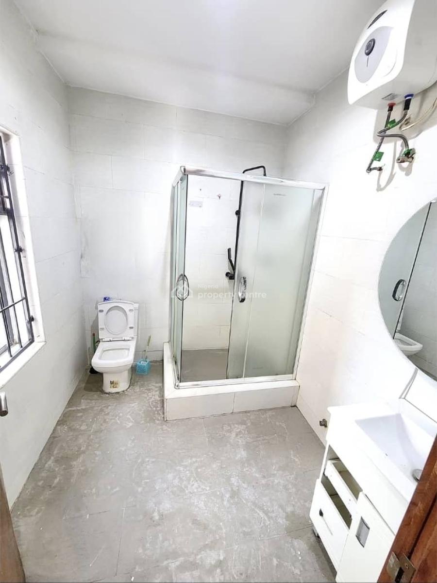 Fully Service 3 Bedroom Apartment with Bq & Fitted Kitchen, Lekki Phase 1, Lekki, Lagos, Flat / Apartment for Rent