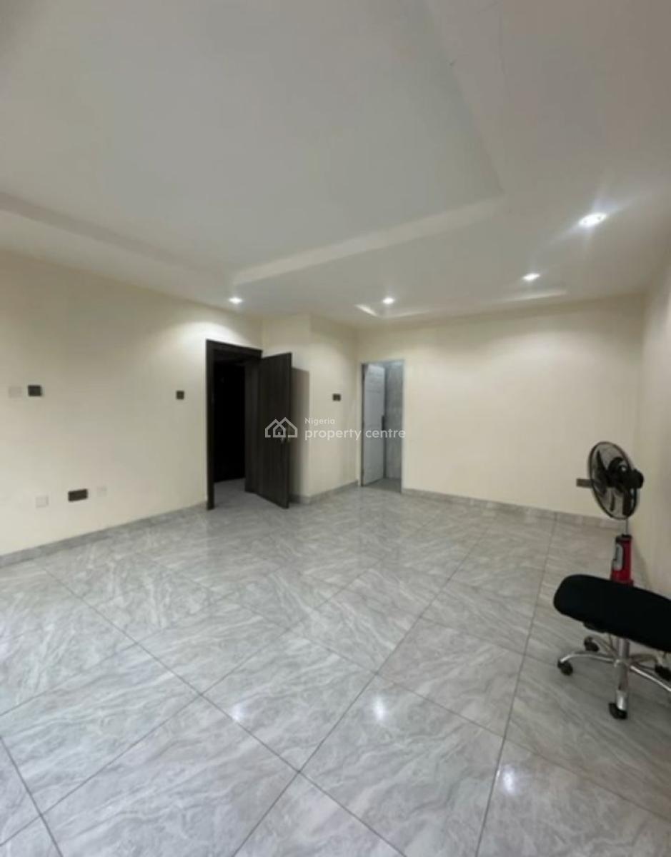 Distress 4bedroom Terrace Duplex in Utako, Utako, Abuja, Terraced Duplex for Sale