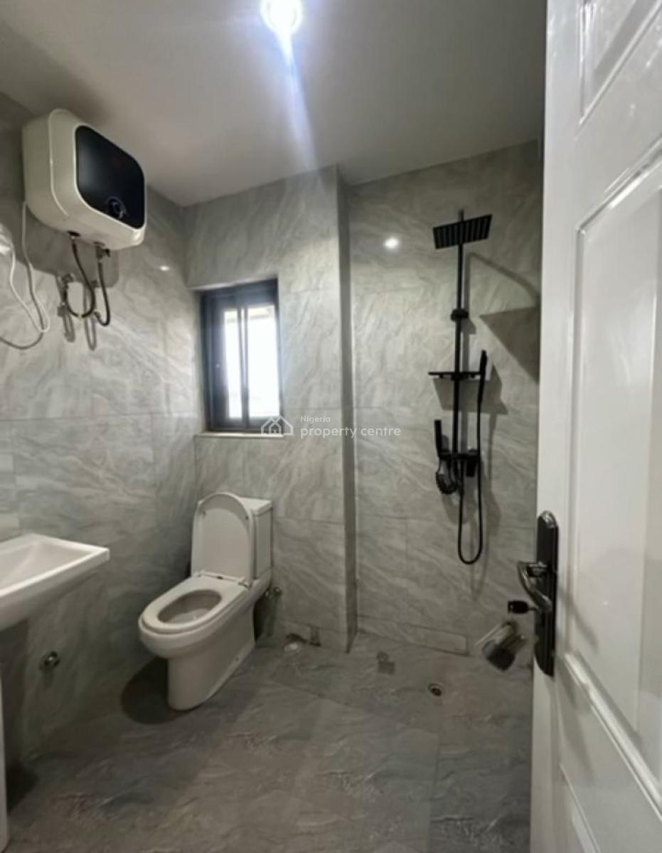 Distress 4bedroom Terrace Duplex in Utako, Utako, Abuja, Terraced Duplex for Sale