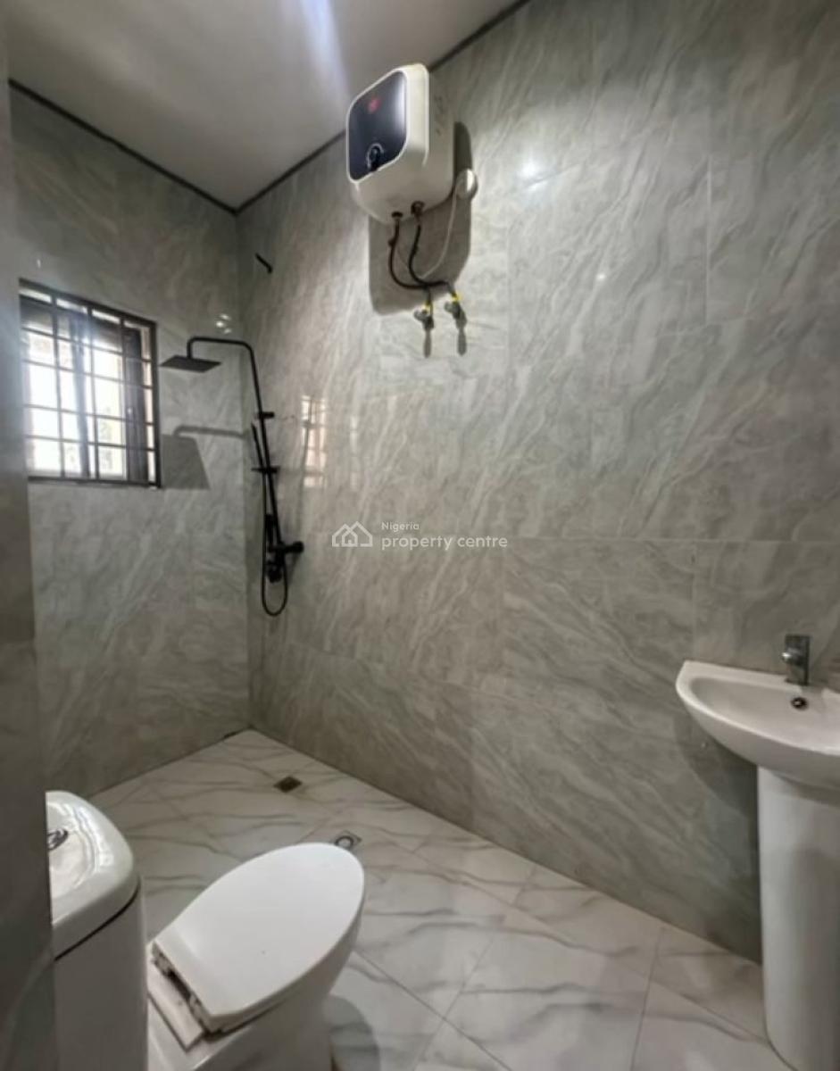 Distress 4bedroom Terrace Duplex in Utako, Utako, Abuja, Terraced Duplex for Sale