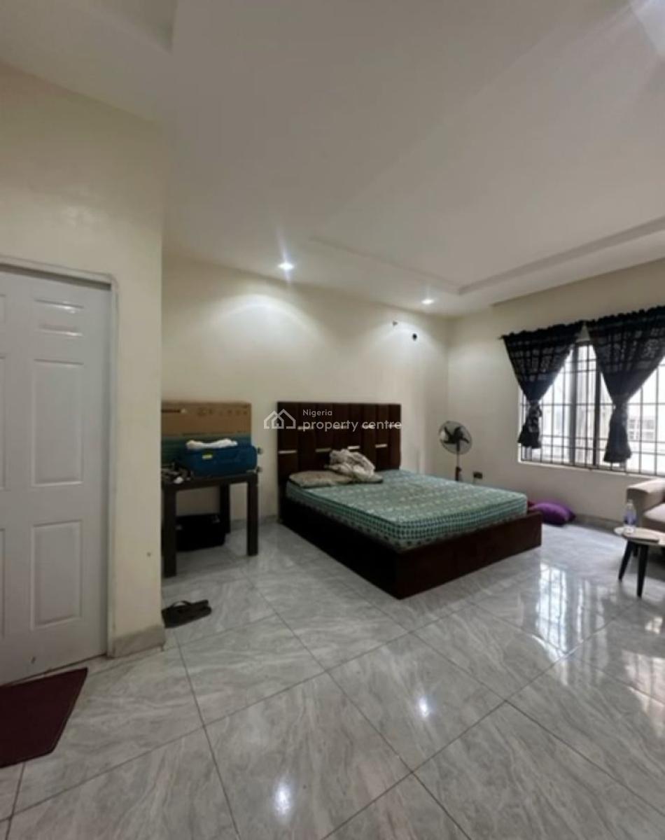 Distress 4bedroom Terrace Duplex in Utako, Utako, Abuja, Terraced Duplex for Sale