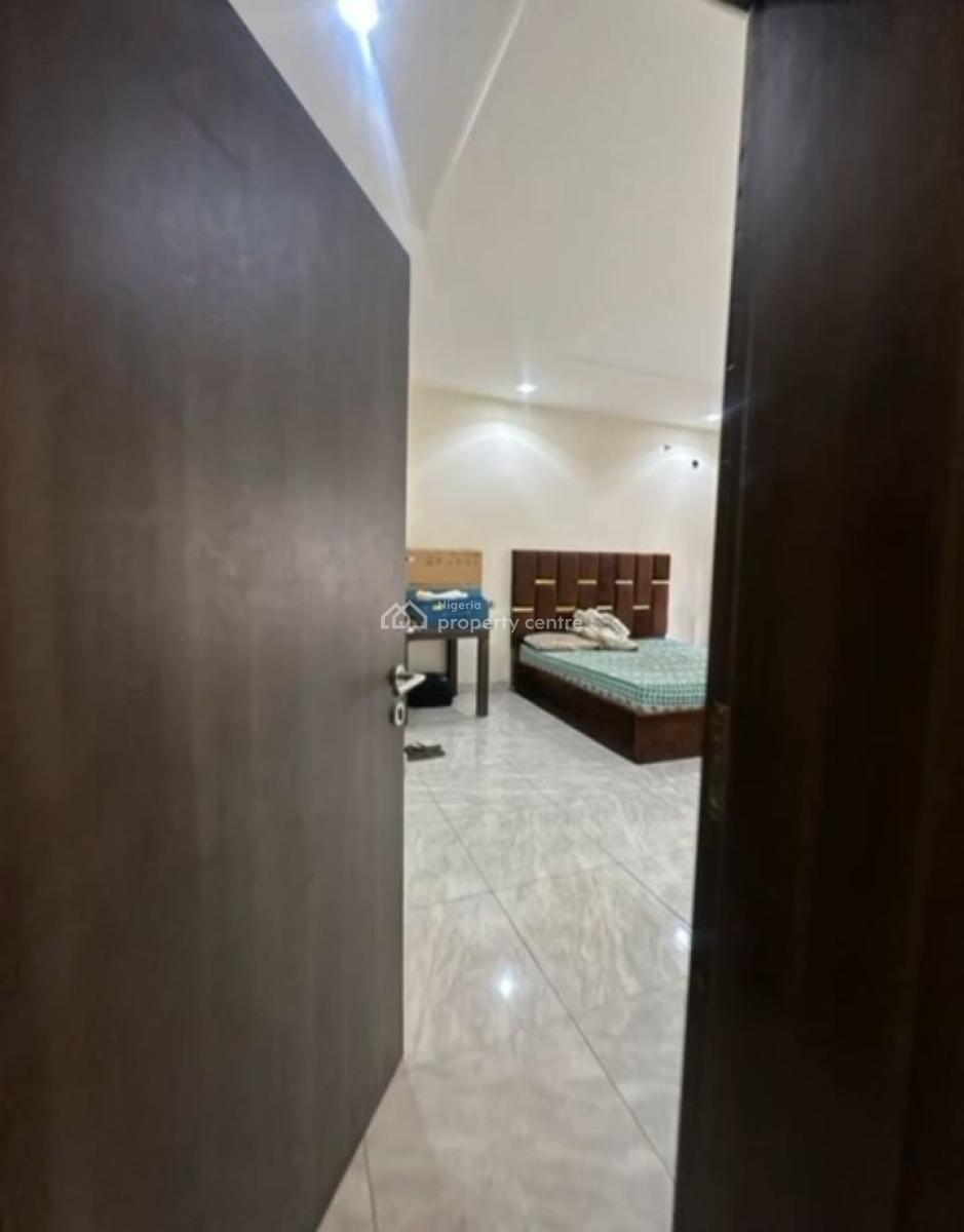 Distress 4bedroom Terrace Duplex in Utako, Utako, Abuja, Terraced Duplex for Sale