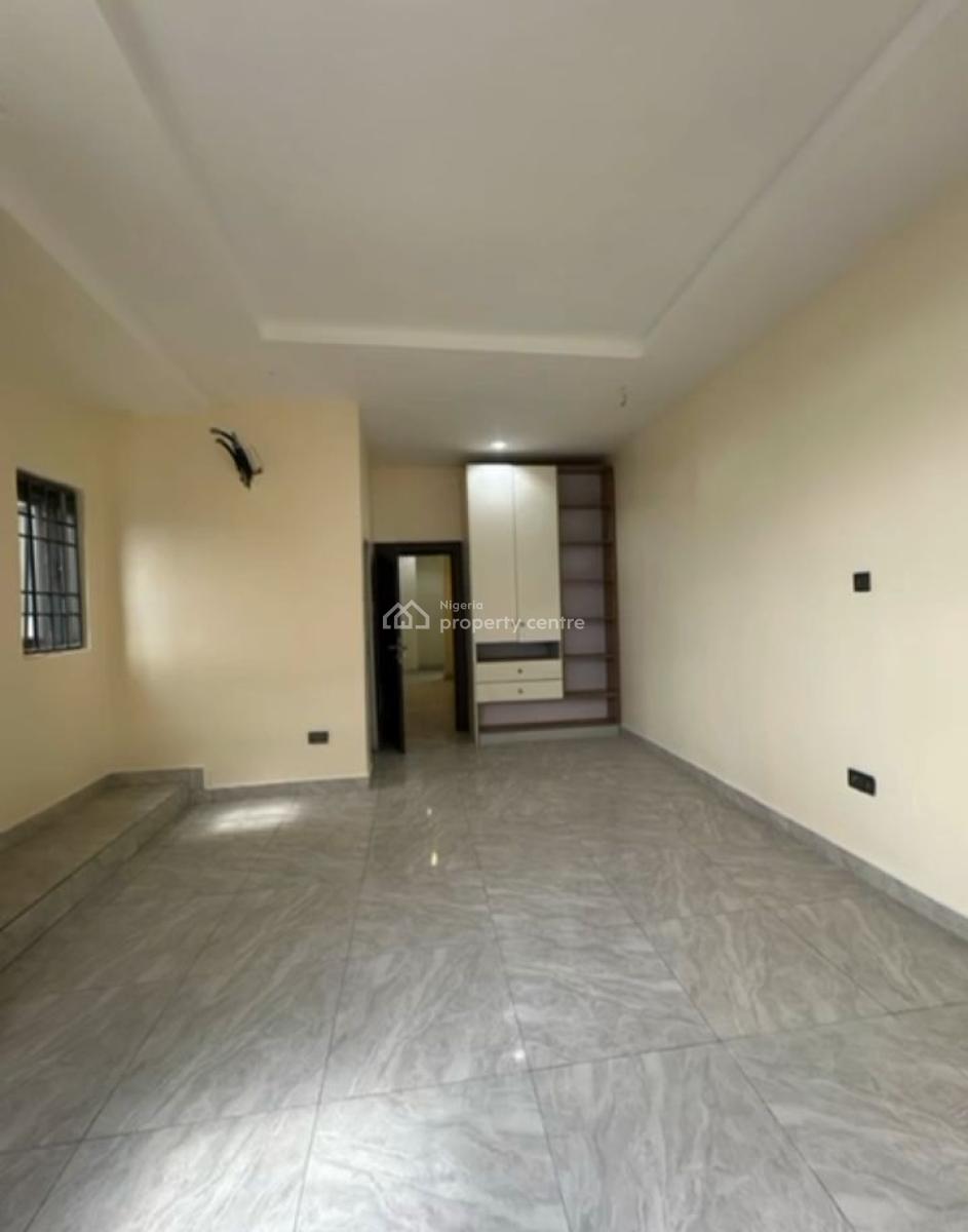 Distress 4bedroom Terrace Duplex in Utako, Utako, Abuja, Terraced Duplex for Sale